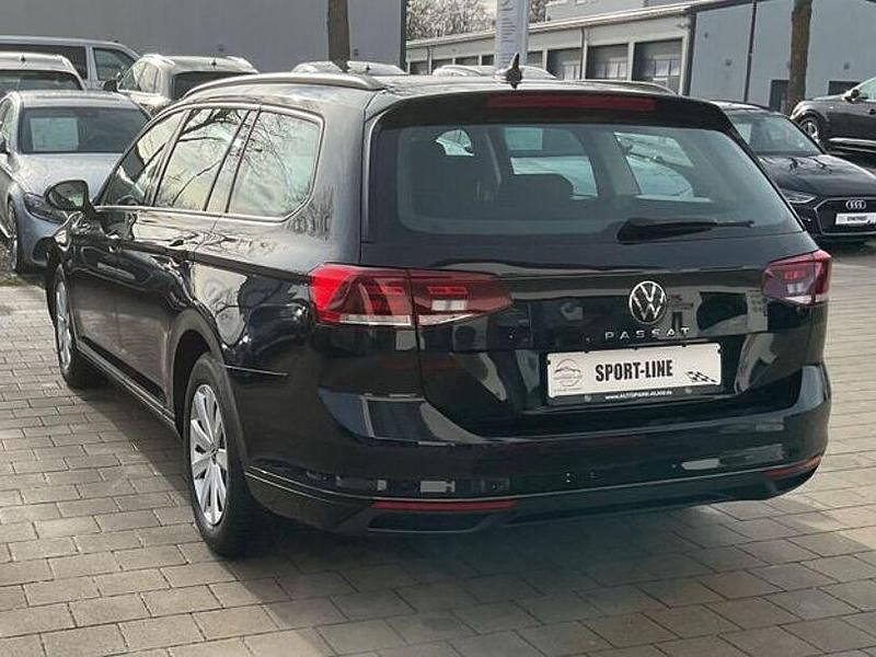 Gebraucht VW Passat 150 PS (110 kW) 2022 Schwarz Kombi