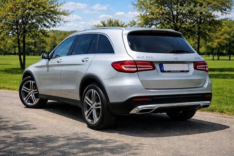 Gebraucht Mercedes GLC300 245 PS (180 kW) 2016 Grau SUV