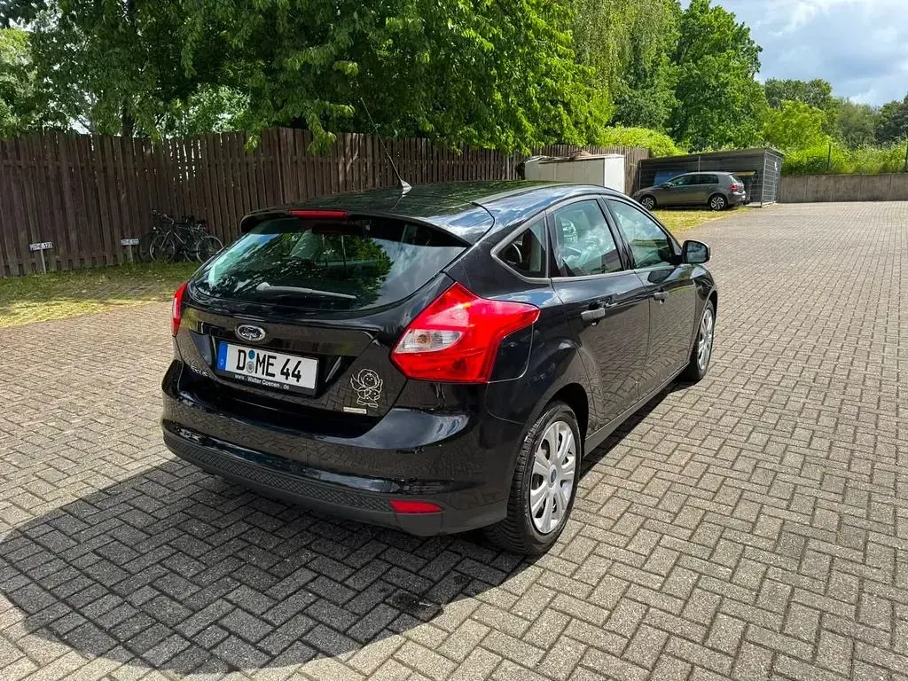 Gebraucht Ford Focus 125 PS (91 kW) 2013 Schwarz Limousine