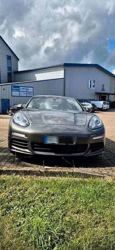 Grau Gebraucht 2014 Porsche Panamera Limousine | 24.500 € (Etwas zu teuer) - Bild 1/4