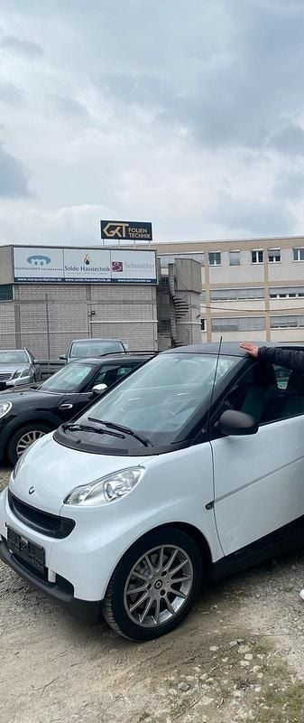 Weiß Gebraucht 2012 Smart ForTwo Coupé Kleinwagen | 2.500 € (Guter Preis) - Bild 1/3
