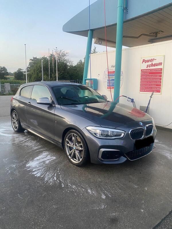 Grau Gebraucht 2016 BMW M140 M Sport Kombi | 24.900 € (Guter Preis) - Bild 1/4