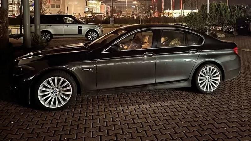 Grau Gebraucht 2011 BMW 520 Performance Limousine | 9.200 € (Superpreis) - Bild 1/4