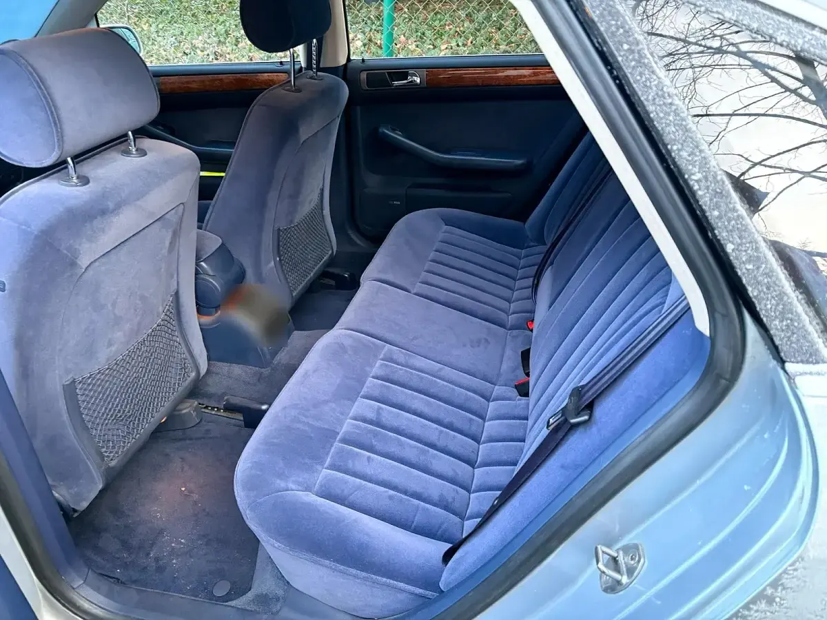 Second-hand Audi A6 170 CP (125 kW) 1999 Argintiu Berlinǎ