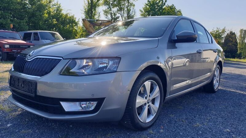 Beige Gebraucht 2014 Skoda Octavia Elegance Limousine | 8.500 € (Superpreis) - Bild 1/4