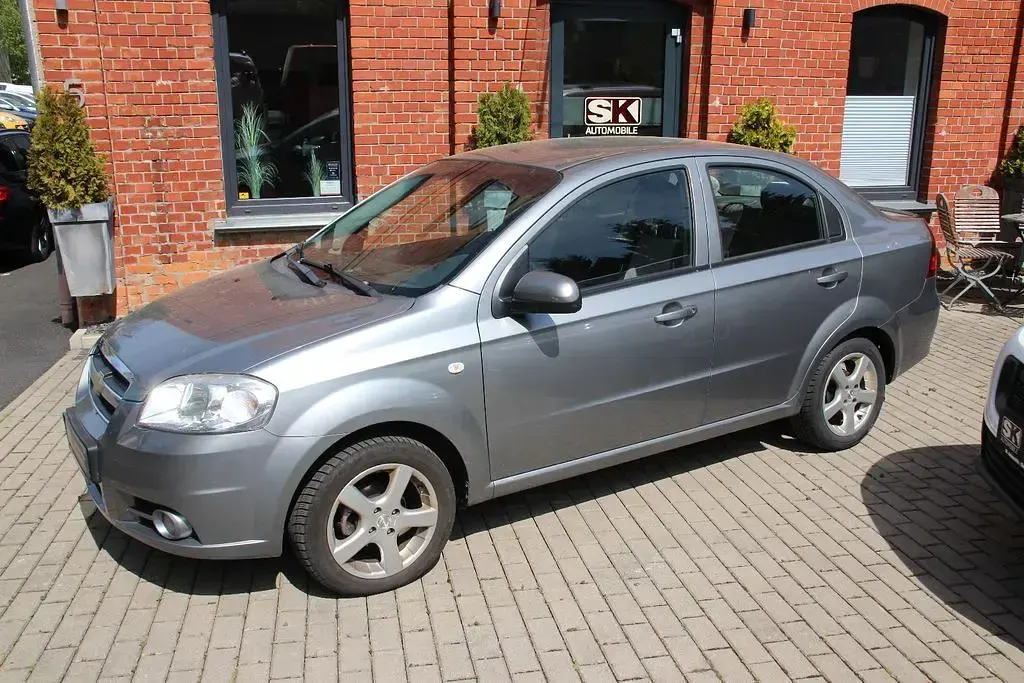 Gebraucht Chevrolet Aveo LT 101 PS (74 kW) 2011 Graumetallic Limousine