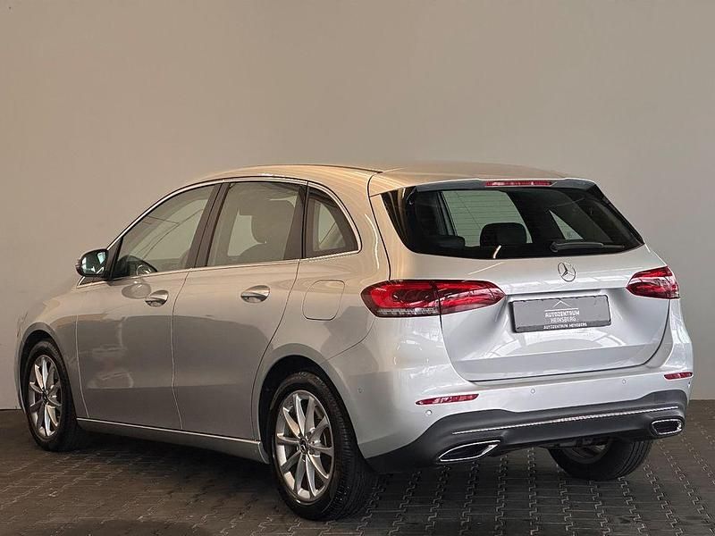 Gebraucht Mercedes B250 224 PS (164 kW) 2019 Silber Van / Kleinbus