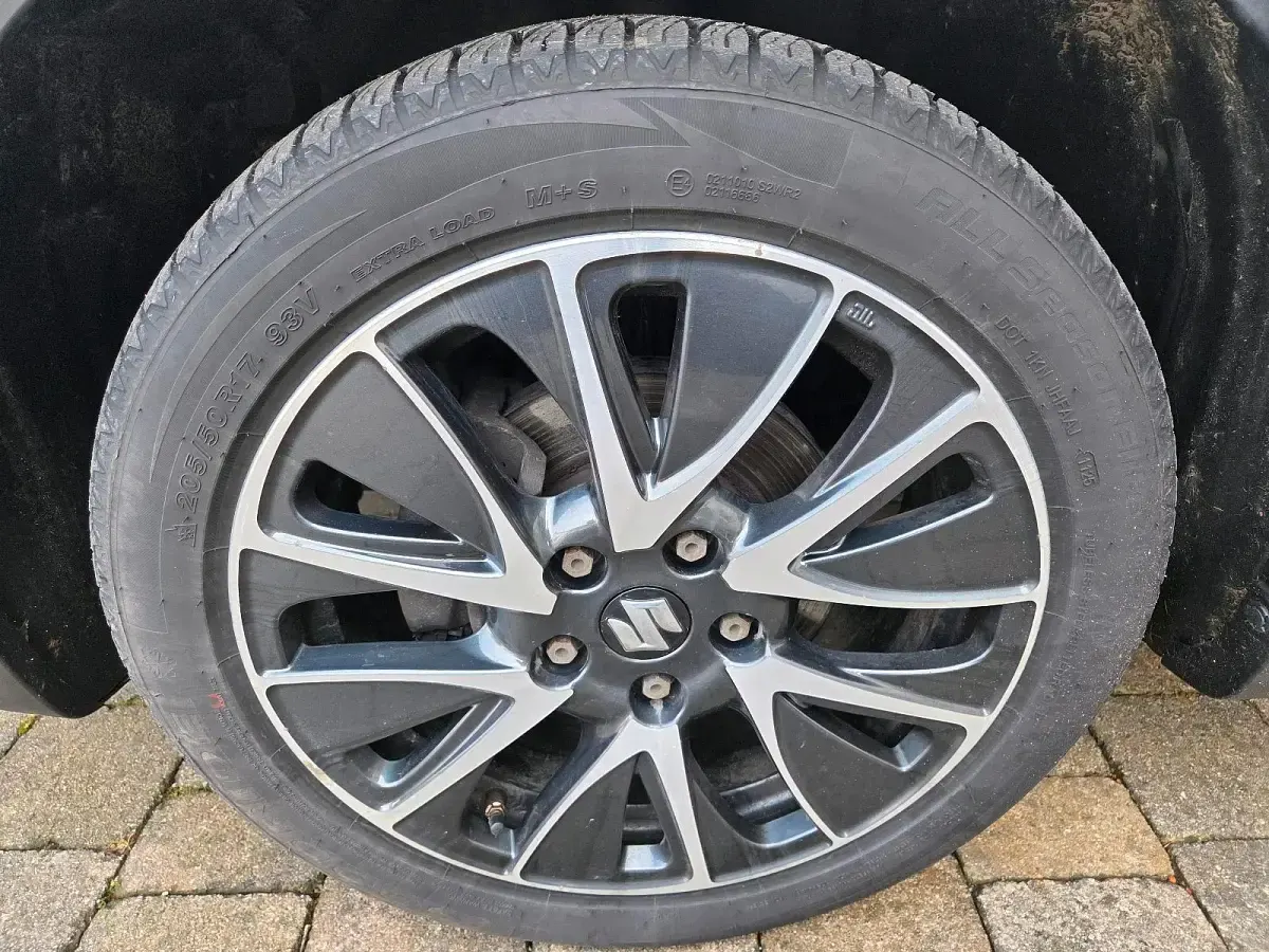 Gebraucht Suzuki Vitara 120 PS (88 kW) 2016 Weiß SUV