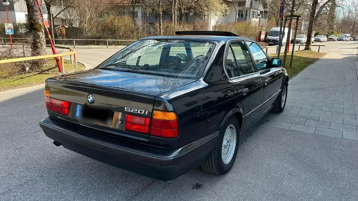 Gebraucht BMW 520 150 PS (110 kW) 1992 Schwarz Limousine