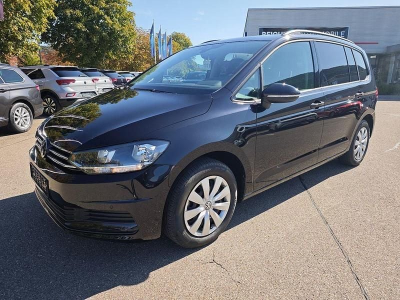 Gebraucht VW Touran Comfortline 150 PS (110 kW) 2024 Deep black perleffekt Van / Kleinbus