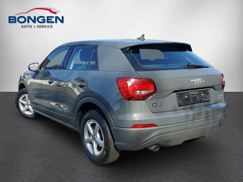 Gebraucht Audi Q2 Basis 116 PS (85 kW) 2017 Grau SUV