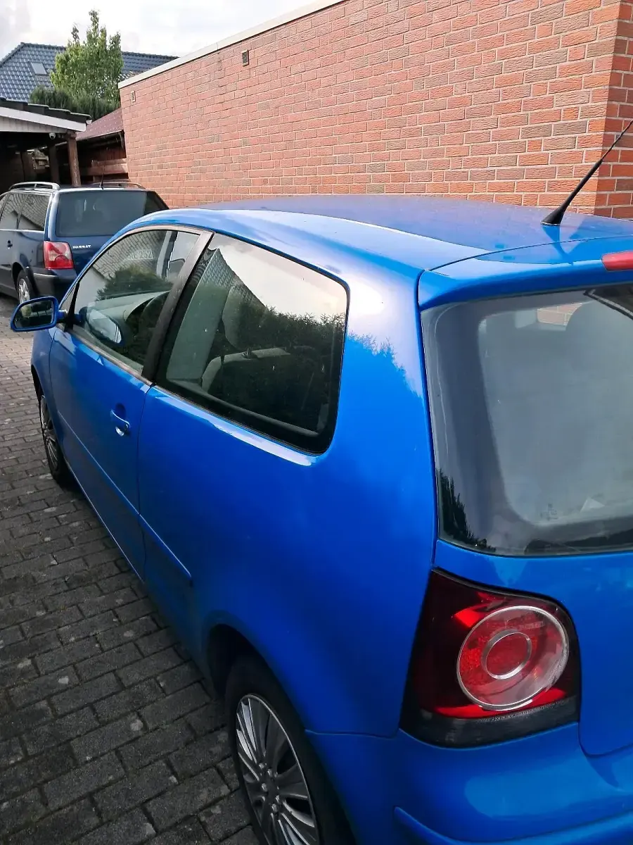 Gebraucht VW Polo 64 PS (47 kW) 2005 Blau Kleinwagen