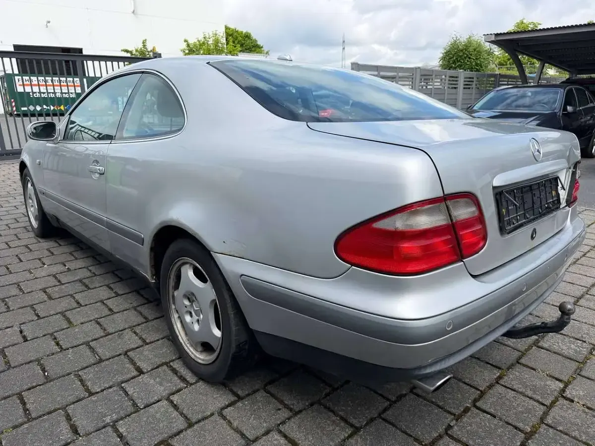 Gebraucht Mercedes CLK320 Elegance 218 PS (160 kW) 1999 Silber Coupé