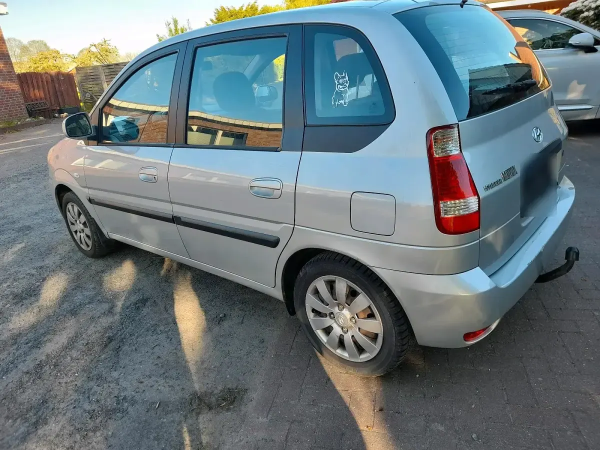 Second-hand Hyundai Matrix 103 CP (75 kW) 2009 Argintiu Monovolum