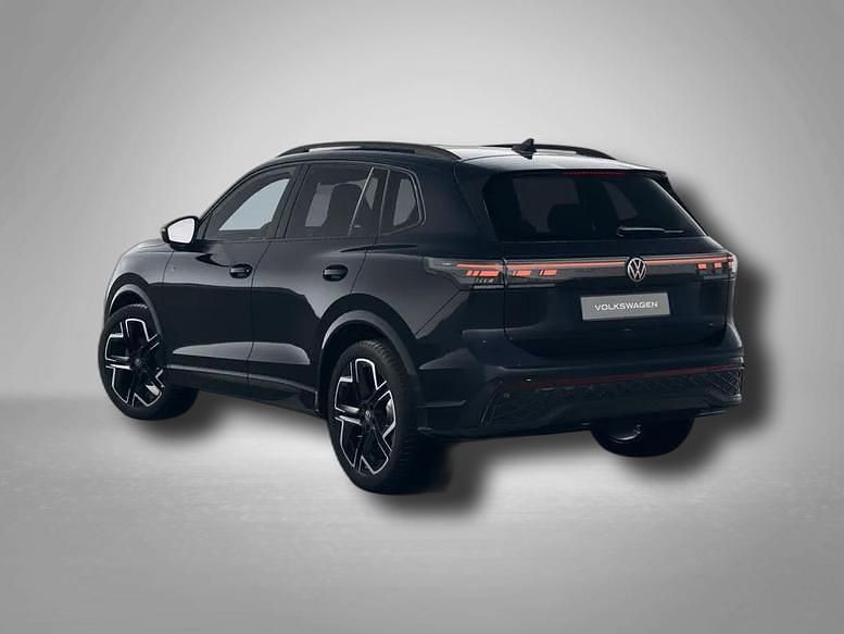 Gebraucht VW Tiguan R-line 150 PS (110 kW) 2025 Grenadillschwarz metallic SUV