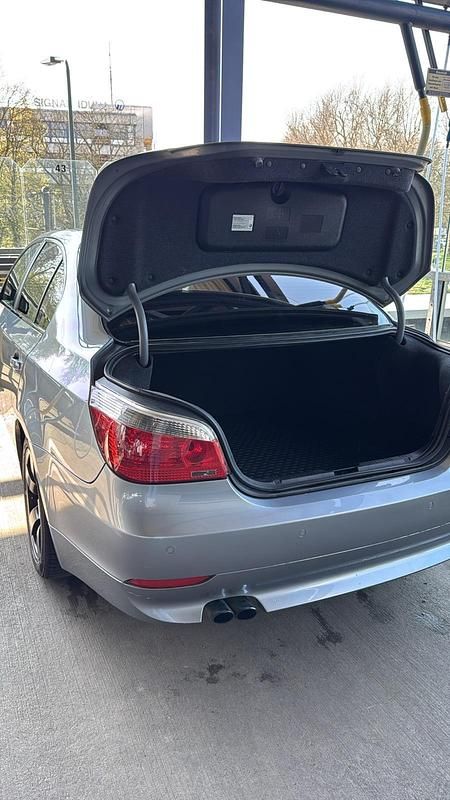 Gebraucht BMW 520 170 PS (125 kW) 2004 Grau Limousine