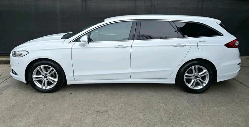 Gebraucht Ford Mondeo Titanium 160 PS (117 kW) 2015 Violet Kombi