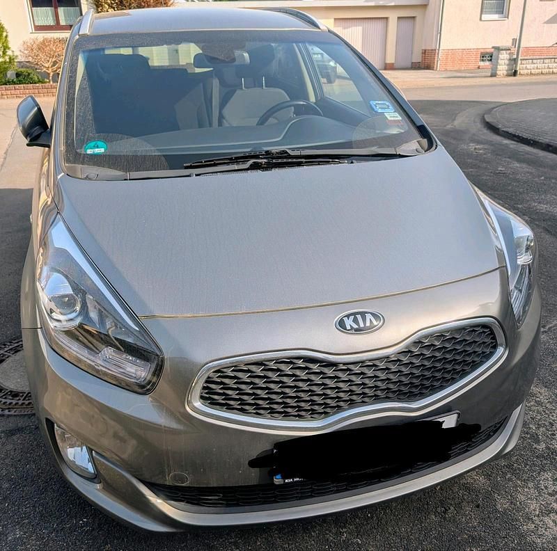 Gebraucht Kia Carens 135 PS (99 kW) 2014 Grau Van / Kleinbus