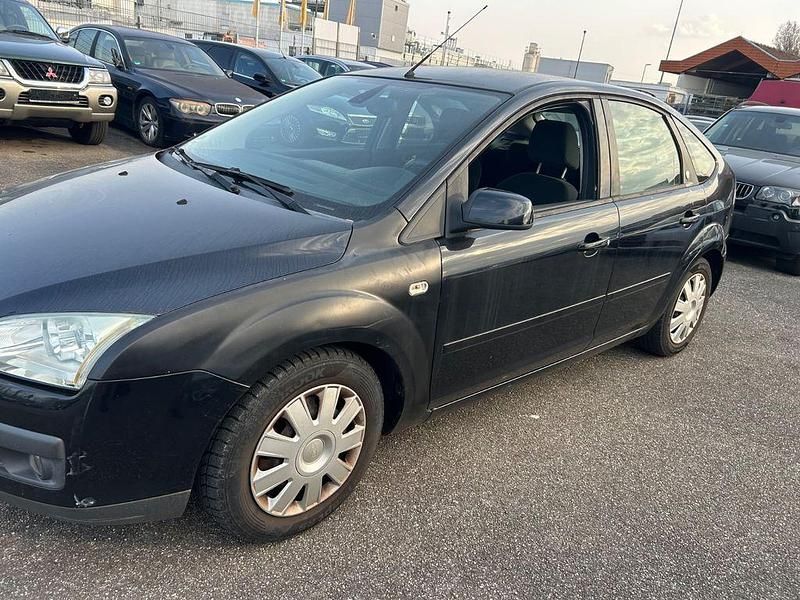 Gebraucht Ford Focus Ghia 116 PS (85 kW) 2005 Schwarz Limousine