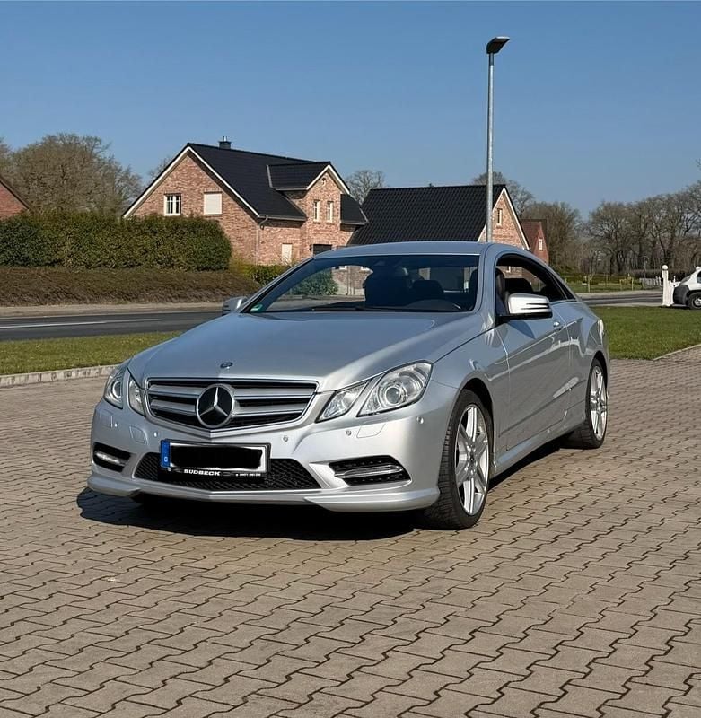 Gebraucht Mercedes E500 408 PS (300 kW) 2012 Silber Coupé