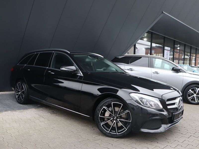 Schwarz unilack Gebraucht 2015 Mercedes C250 Avantgarde Kombi | 11.902 € (Superpreis) - Bild 1/4