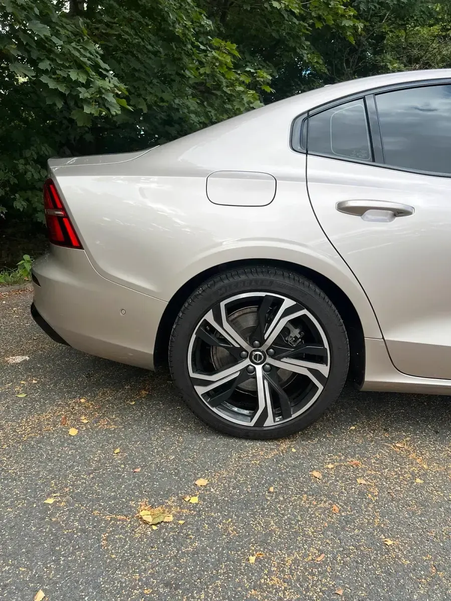 Gebraucht Volvo S60 Ultimate 250 PS (183 kW) 2024 Beige Limousine