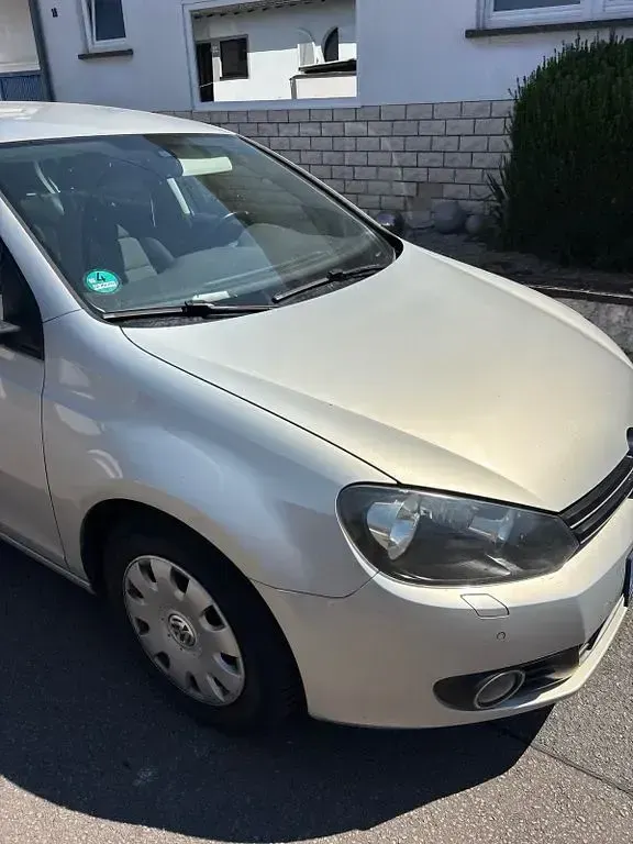 Gebraucht VW Golf VII Trendline 105 PS (77 kW) 2012 Silber Limousine