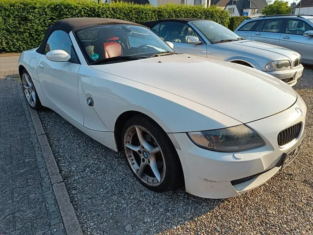 Gebraucht BMW Z4 Sport Line 150 PS (110 kW) 2006 Weiß Cabrio