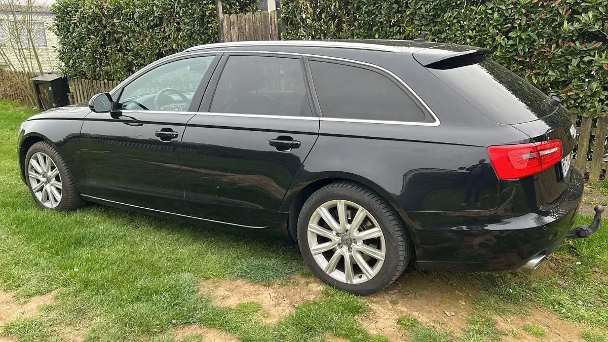 Używany Audi A6 Ambiente 245 KM (180 kW) 2014 Czarny Kombi