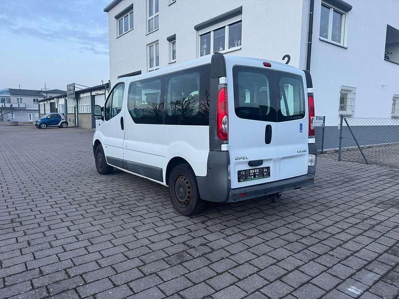 Gebraucht Opel Vivaro 90 PS (66 kW) 2009 Casabl/arctic/eisweiss/kaolin Van / Kleinbus