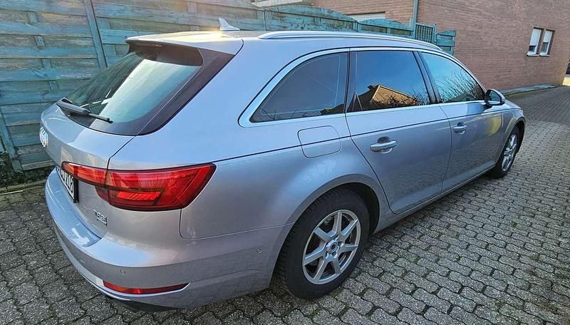 Gebraucht Audi A4 Sport 190 PS (139 kW) 2017 Grau Kombi