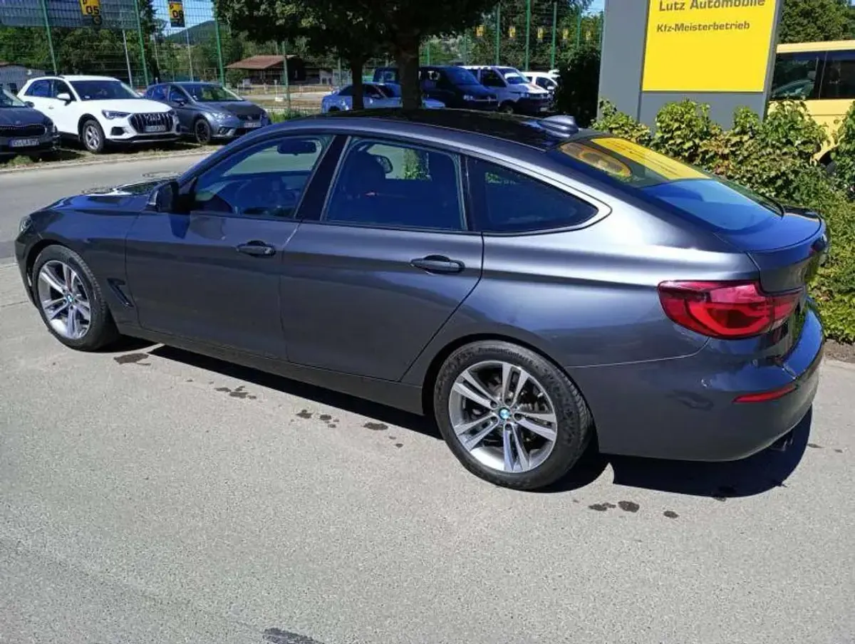 Gebraucht BMW 330 M Sport 258 PS (189 kW) 2019 Mineralgrau metallic Limousine