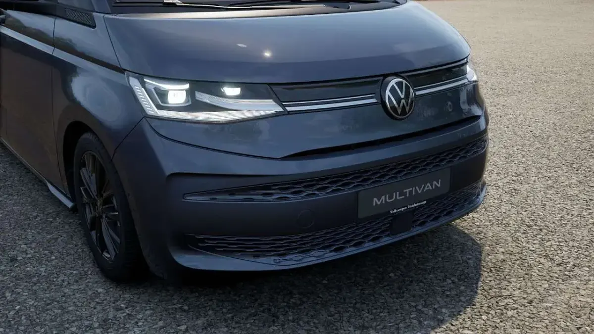Gebraucht VW Multivan Life 150 PS (110 kW) 2026 Starlight blue metallic Van / Kleinbus