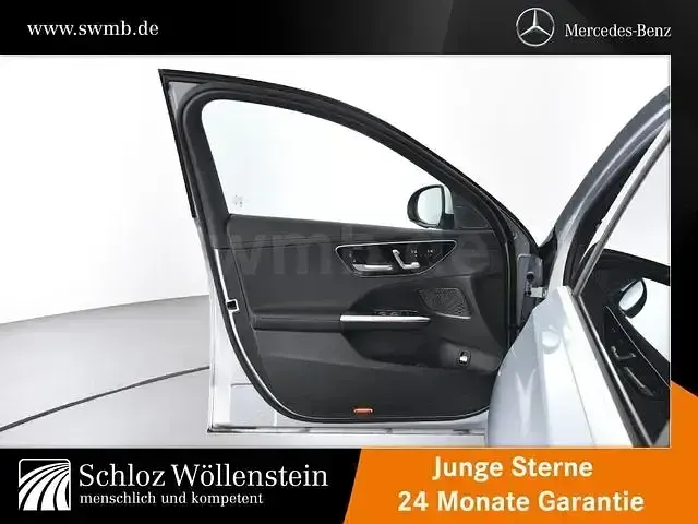 Gebraucht Mercedes C300e AMG 313 PS (230 kW) 2025 Metalliclack hightechsilber Kombi