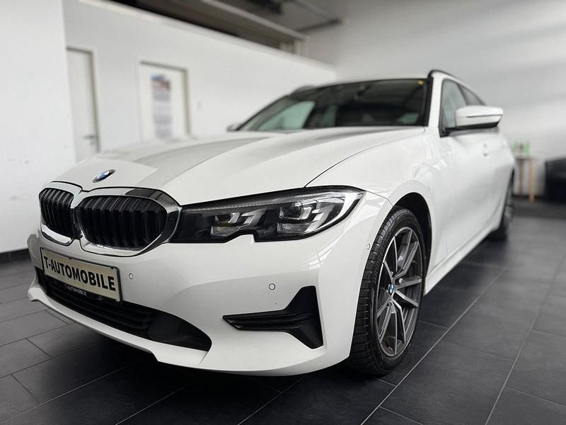 Weiß Gebraucht 2021 BMW 320 Advantage Kombi | 23.290 € (Teuer) - Bild 1/4