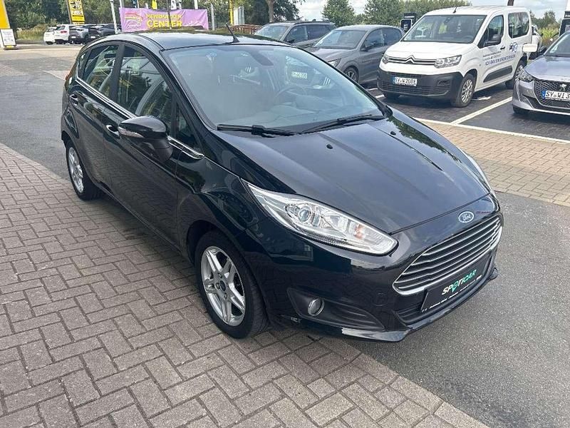 Gebraucht Ford Fiesta Titanium 101 PS (74 kW) 2014 Schwarz Kleinwagen