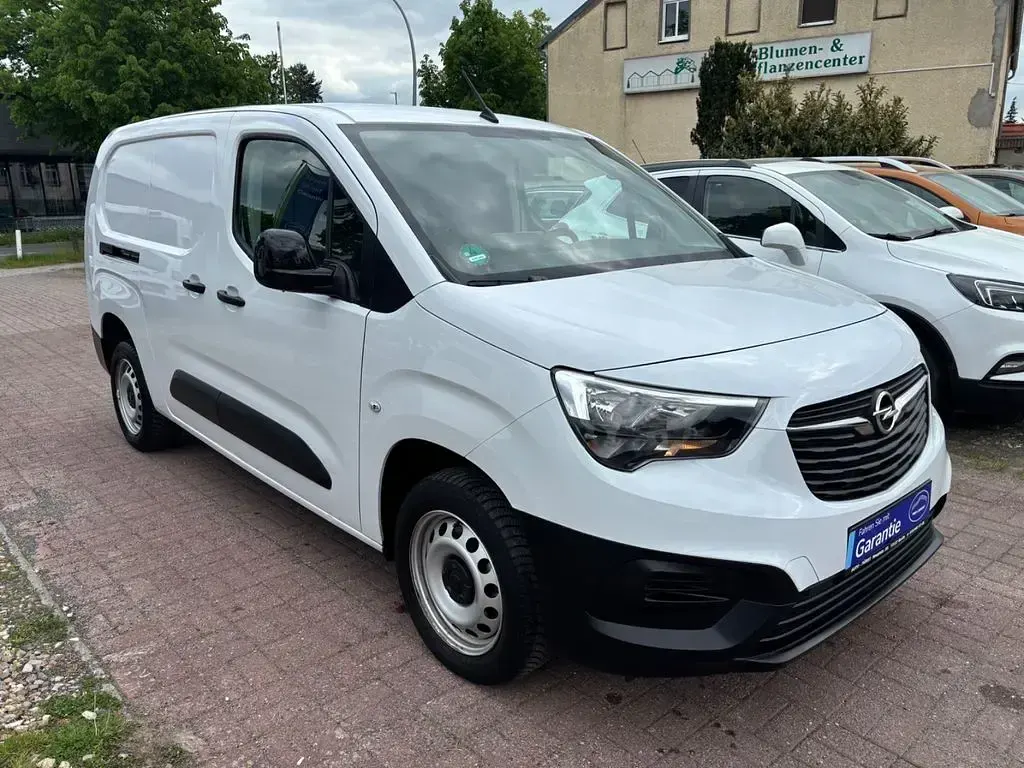Gebraucht Opel Combo Edition 131 PS (96 kW) 2022 Weiß Van / Kleinbus