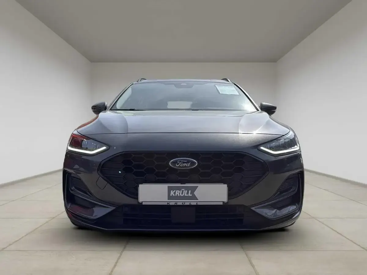 Gebraucht Ford Focus ST-Line 155 PS (114 kW) 2023 Grau Limousine