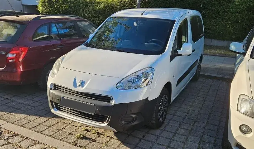 Gebraucht Peugeot Partner Tepee Active 98 PS (72 kW) 2012 Weiß Van / Kleinbus