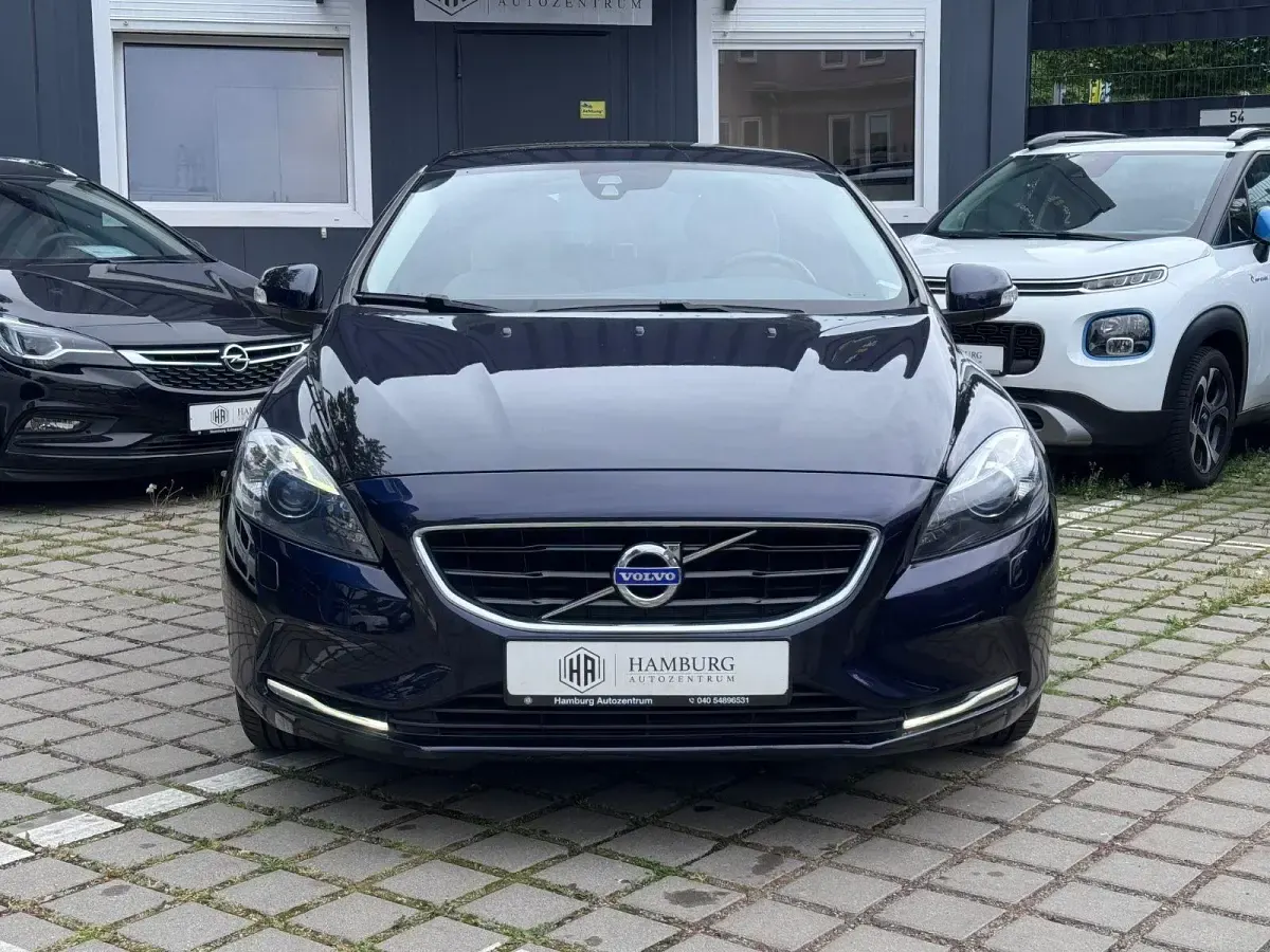 Gebraucht Volvo V40 150 PS (110 kW) 2015 Blau Limousine