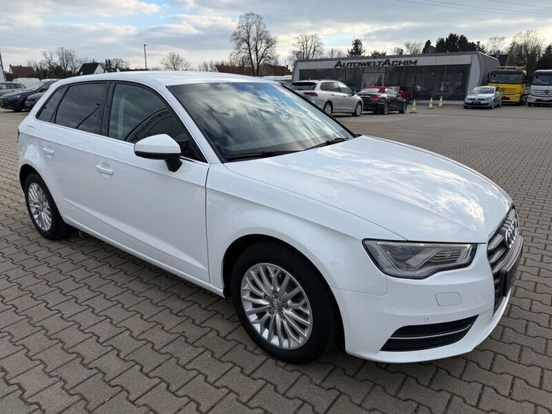 Gebraucht Audi A3 Sportback Ambiente 110 PS (80 kW) 2016 Ibisweiß Kleinwagen