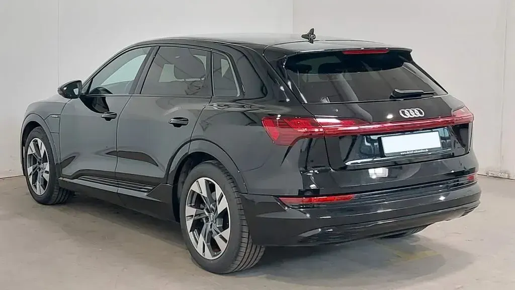 Używany Audi e-tron S-Line 300 kW (408 KM) 2019 Czarny SUV
