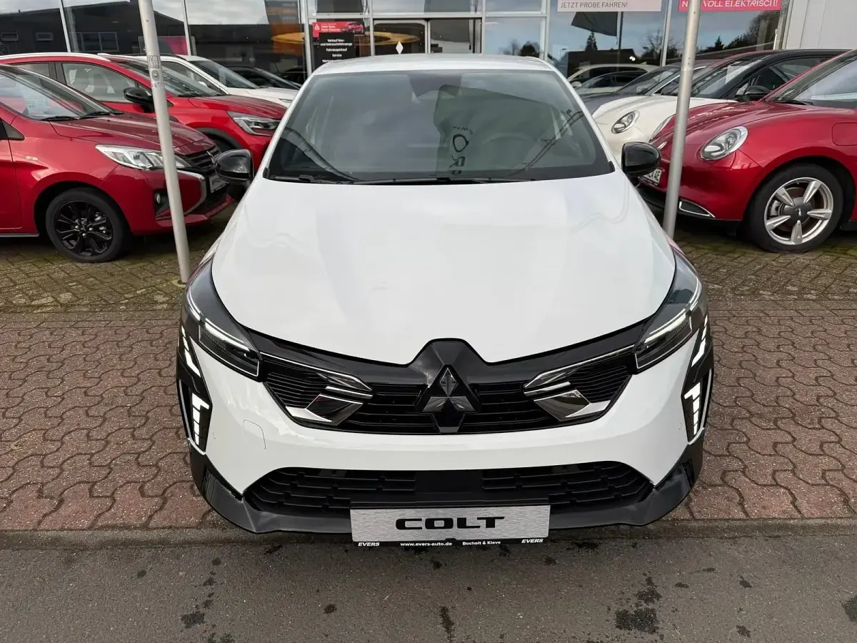 Neu Mitsubishi Colt Select 91 PS (66 kW) 2025 Antarktisweiß Kleinwagen