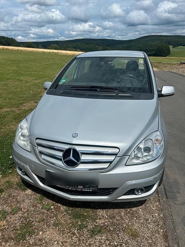 Silber Gebraucht 2009 Mercedes B170 Van / Kleinbus | 2.450 € (Guter Preis) - Bild 1/4