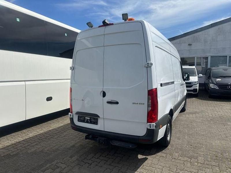 Gebraucht Mercedes Sprinter 163 PS (119 kW) 2020 Arktikweiss Van