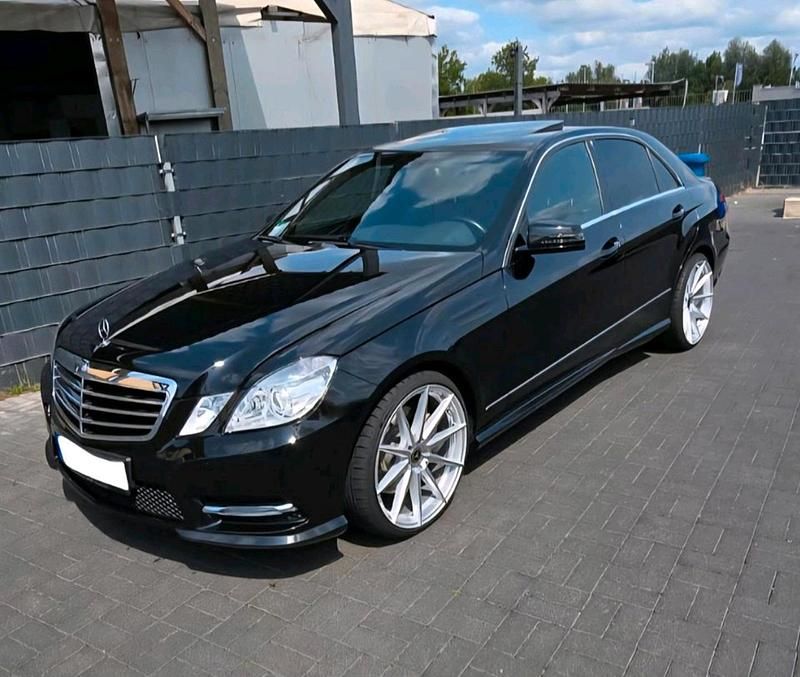 Schwarz Gebraucht 2013 Mercedes E350 AMG Limousine | 19.900 € (Superpreis) - Bild 1/4