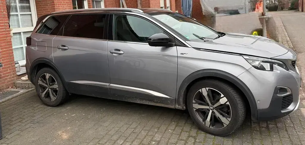 Gebraucht Peugeot 5008 GT 180 PS (132 kW) 2019 Grau SUV