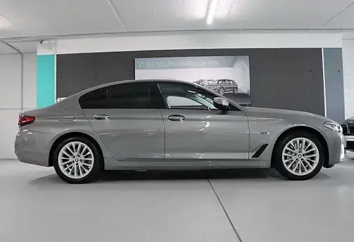 Gebraucht BMW 530e Luxury Line 292 PS (214 kW) 2022 Silber Limousine