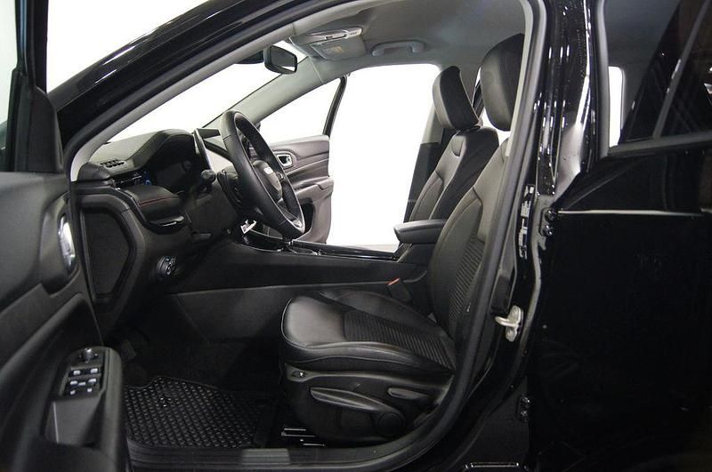 Gebraucht Jeep Compass Altitude 131 PS (96 kW) 2024 Schwarz SUV