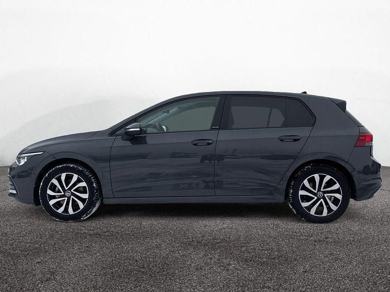 Gebraucht VW Golf VIII Active 150 PS (110 kW) 2023 Grau Limousine
